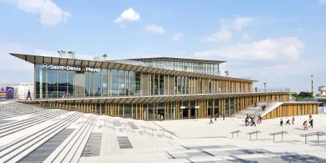 Gare et esplanade